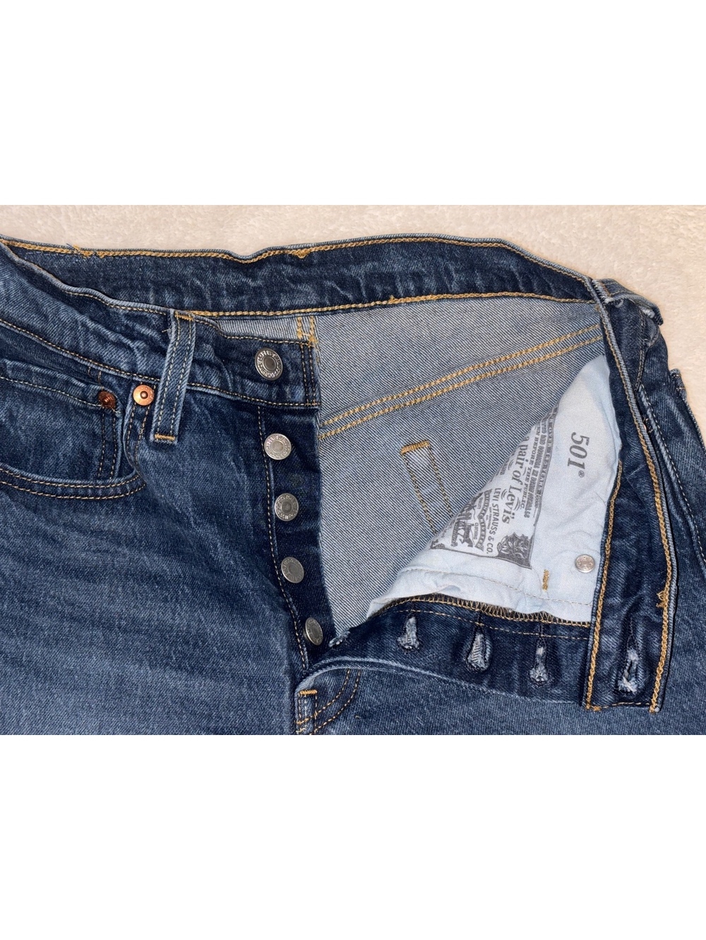 Levis 501 Original Crop Jeans High Rise Medium Wash Button Fly Denim W26 L26 - Picture 6 of 8